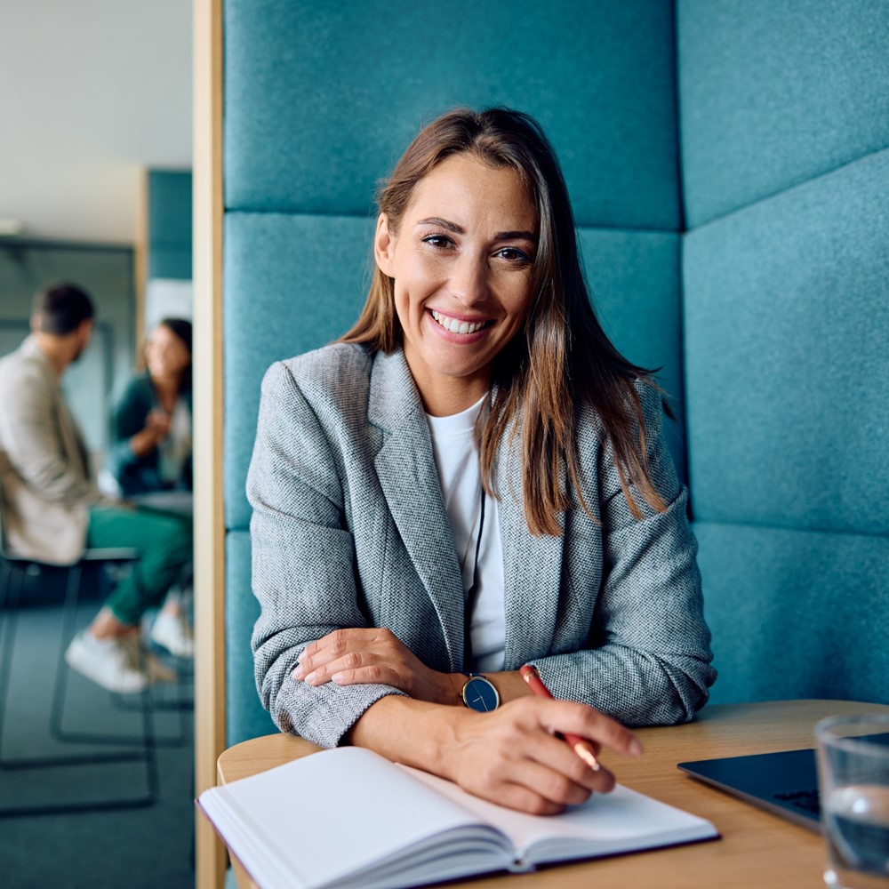 Wynajem biura dla firmy a analiza potrzeb – jak uniknąć przepłacania za niewykorzystaną przestrzeń?