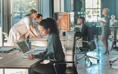 Jak żyć w open space? Praktyczny przewodnik po zasadach