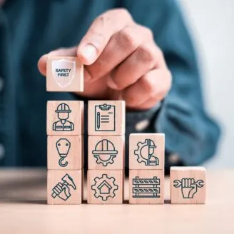 Jak zadbać o bezpieczeństwo w biurze? Kompleksowy przewodnik po wymogach