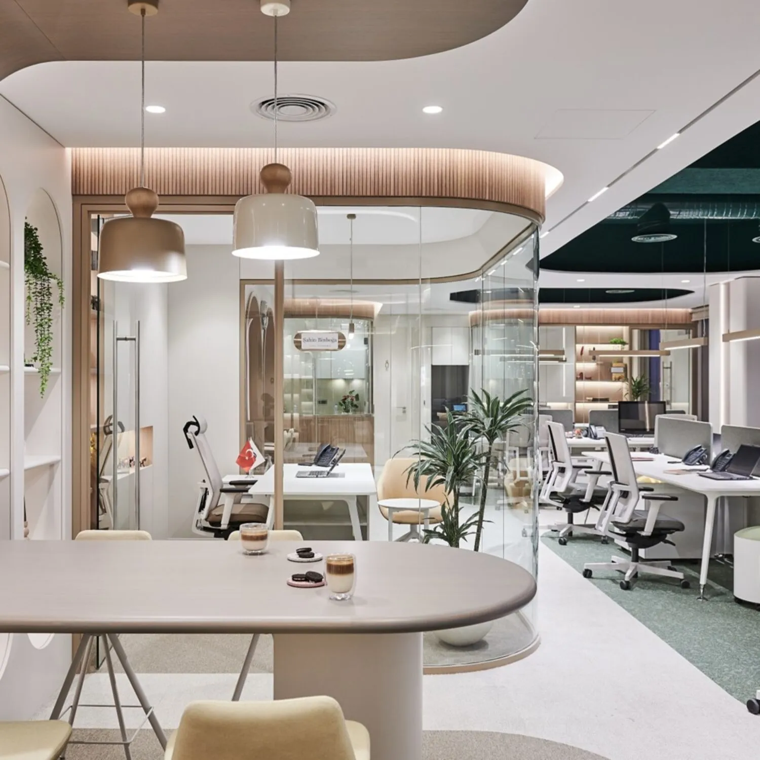 Podstawowe elementy wyposażenia biura – co powinno się w nim znaleźć?