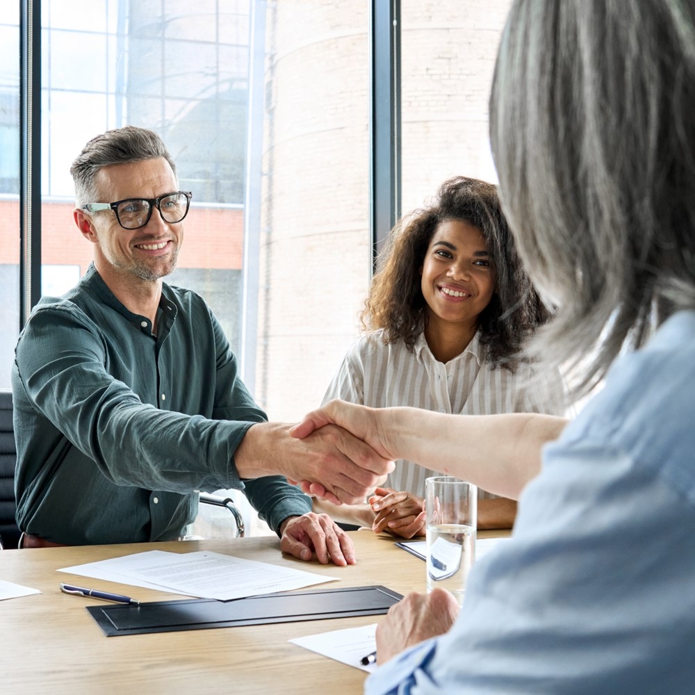 Biuro na wynajem a relacje z inwestorami – jak przestrzeń biurowa wpływa na zaufanie i decyzje kapitałowe